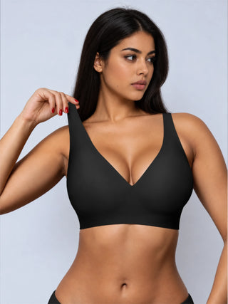 Holy Boxr JellyFit® non-wired bra in Black, front view on Dianna with seamless deep-V cups