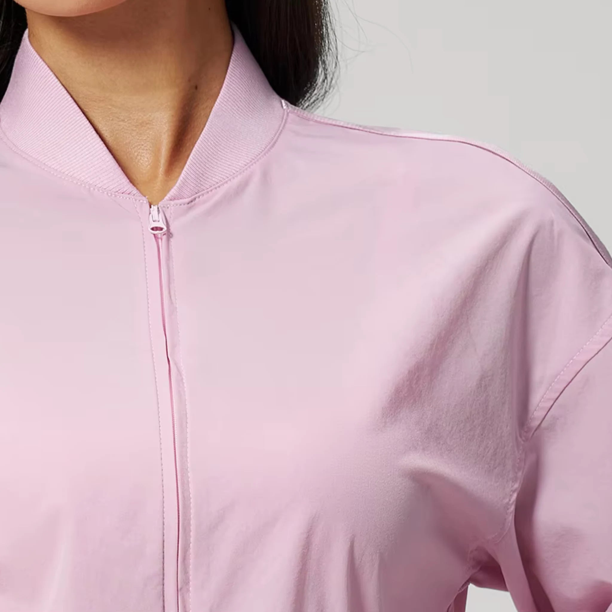 THE ESSENTIAL CROP WINDBREAKER