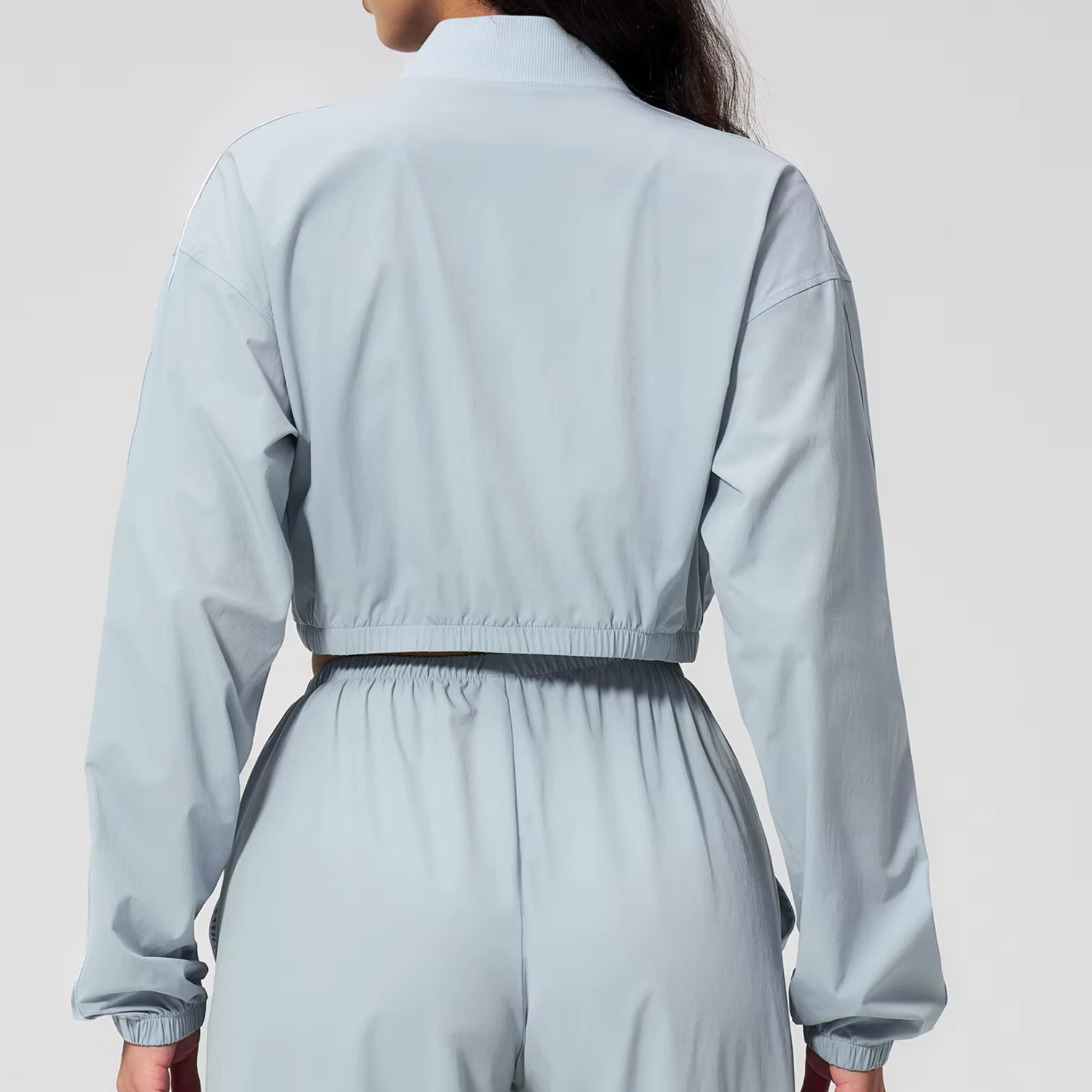 THE ESSENTIAL CROP WINDBREAKER